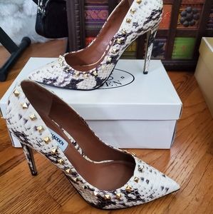 Purple and Cream Snakeskin Studded Steve Madden Pumps...size 9.5